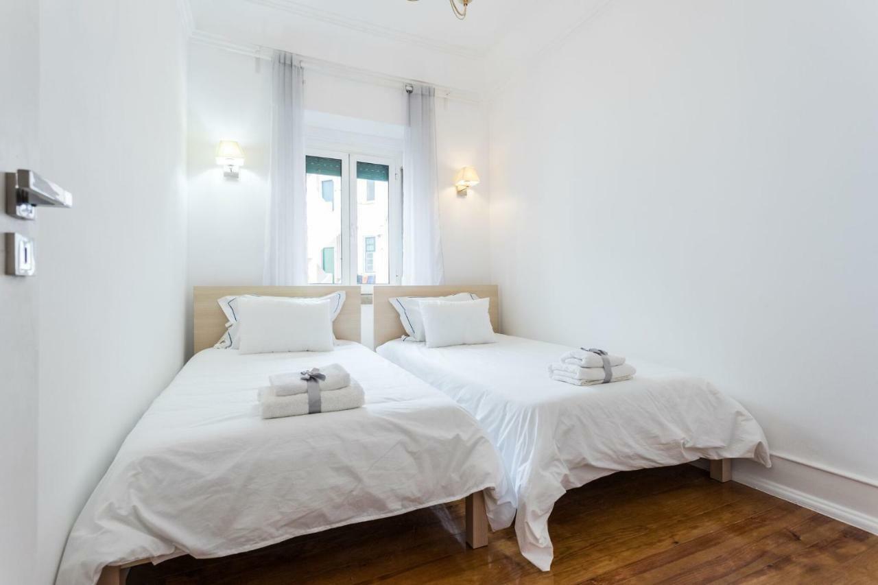 6 Clouds Apartment Lisbona Esterno foto